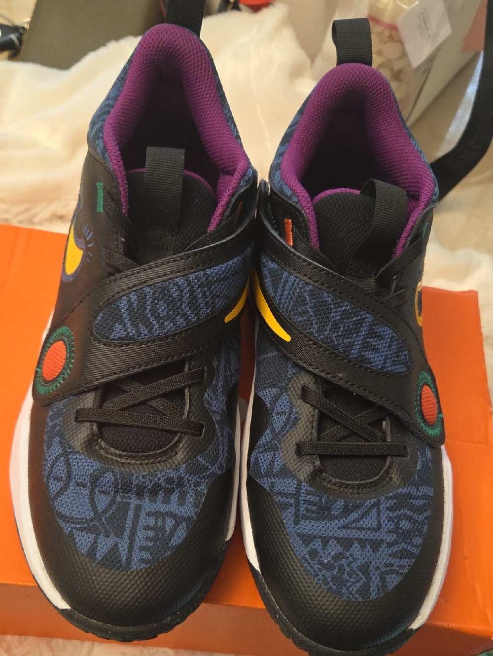 Nike Kids Black and Blue Sneakers with Purple Lining
